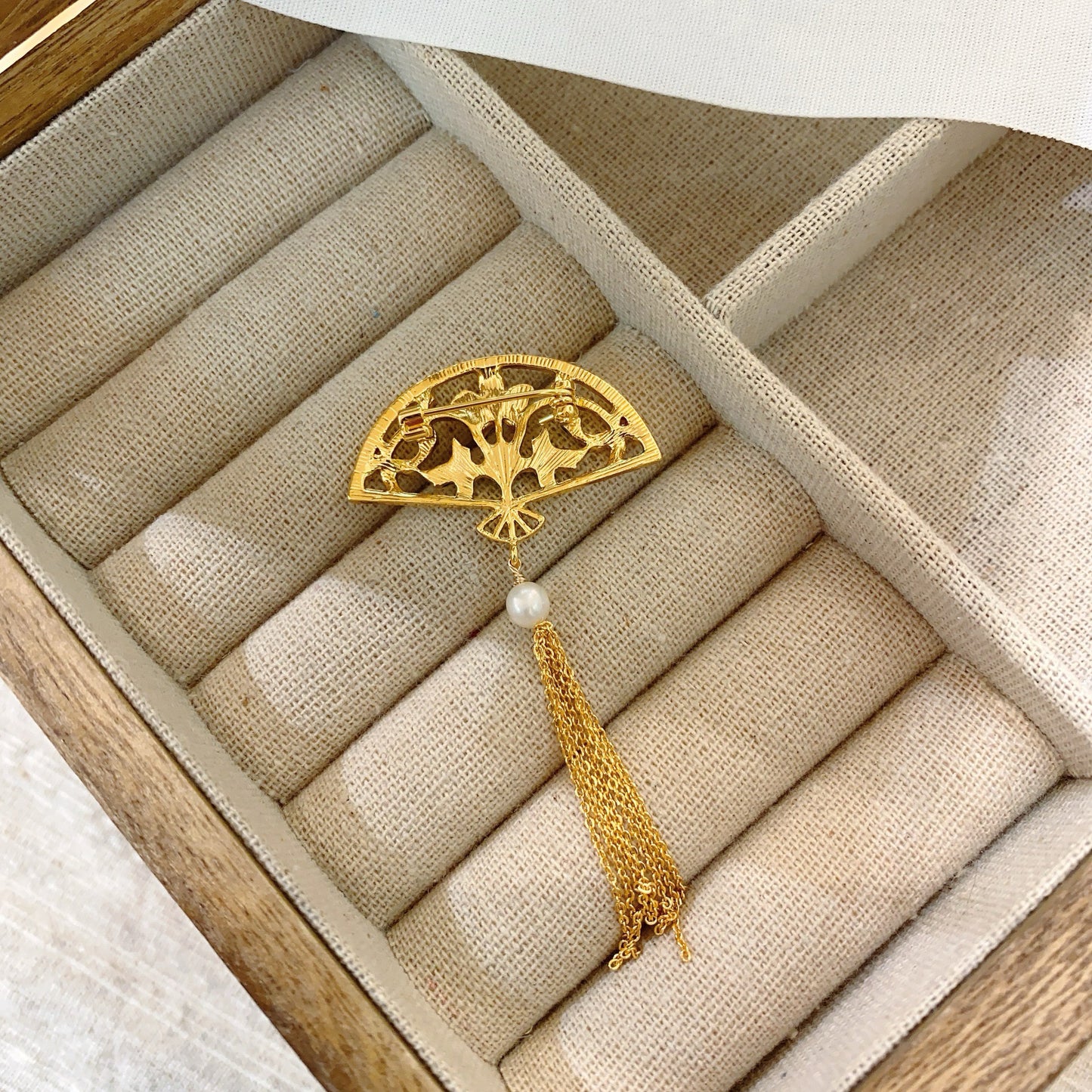 Chinese style vintage fan-shaped tassel brooch
